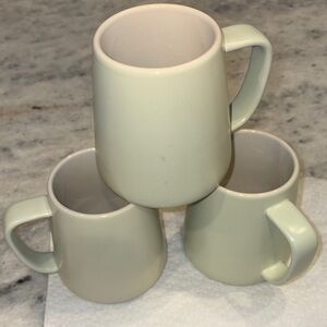 Elegant Cream Ceramic Mug Set